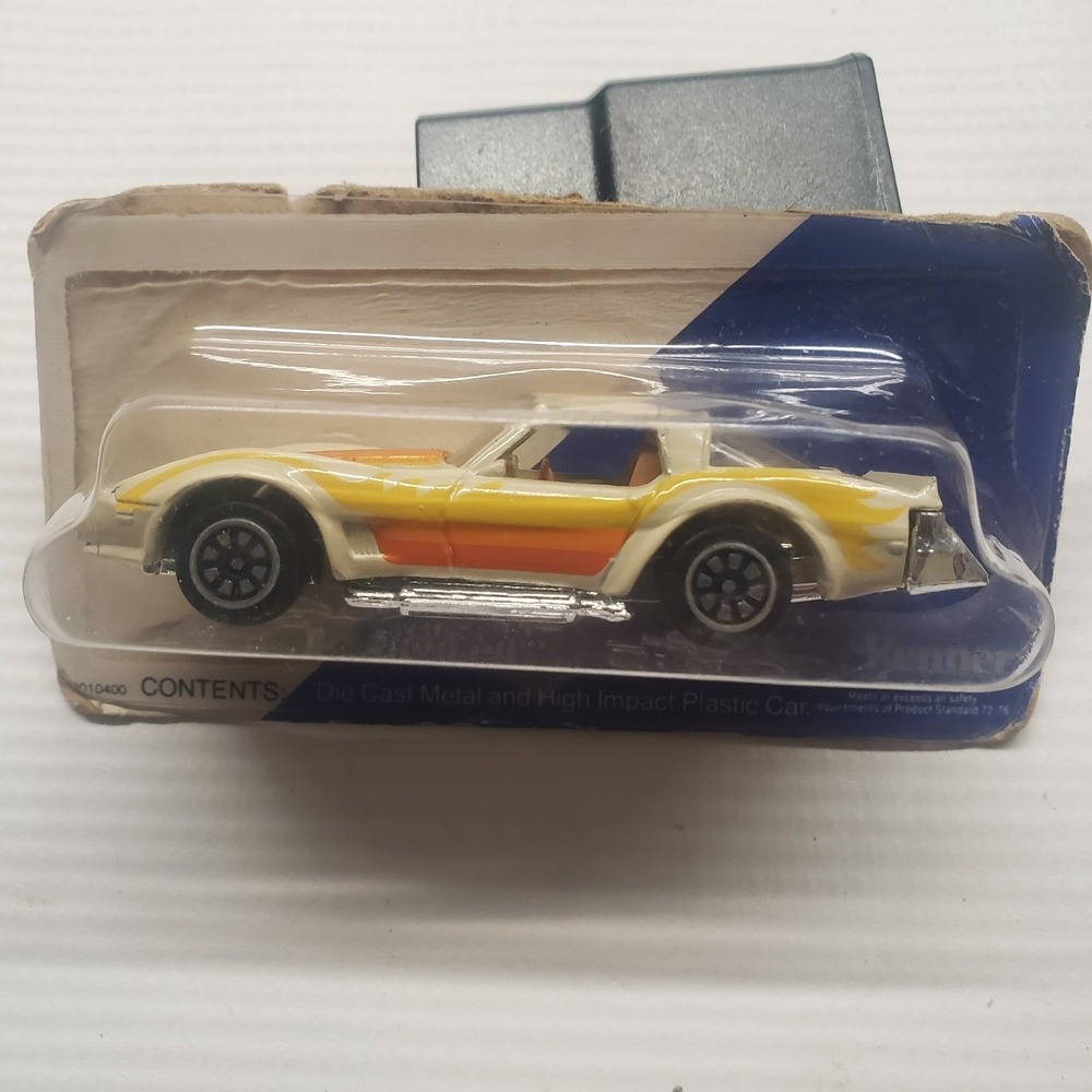 Vintage Kenner Fast 111's Chevrolet Corvette 1/64 Scale Wisconsin Plate Die Cast